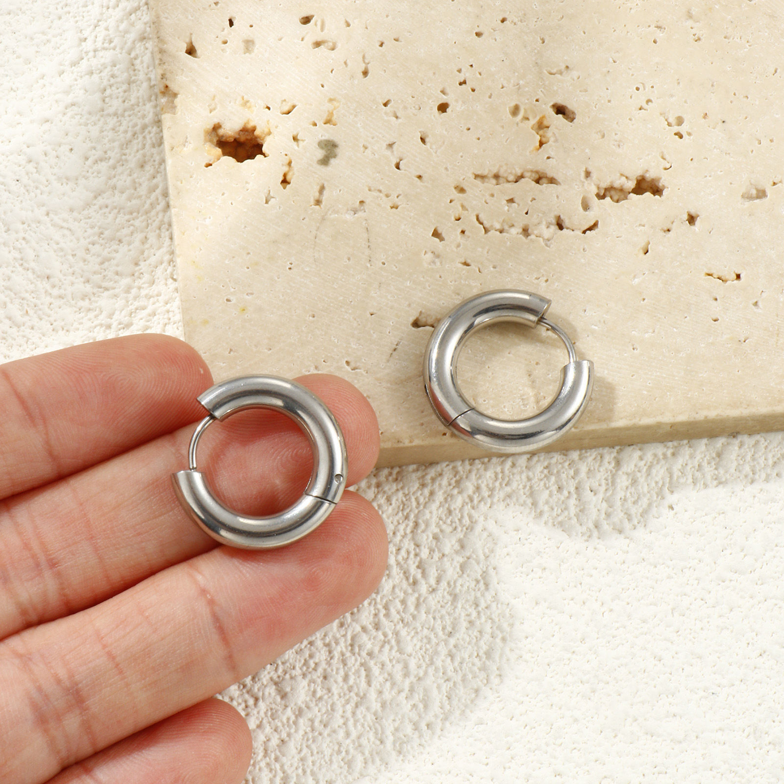 Picture of Wholesale Exquisite Minimalist Huggie Hoop Earrings, Round Multicolor 304 Stainless Steel, Unisex Eco-friendly Gift Jewelry Supply, 20mm Dia.