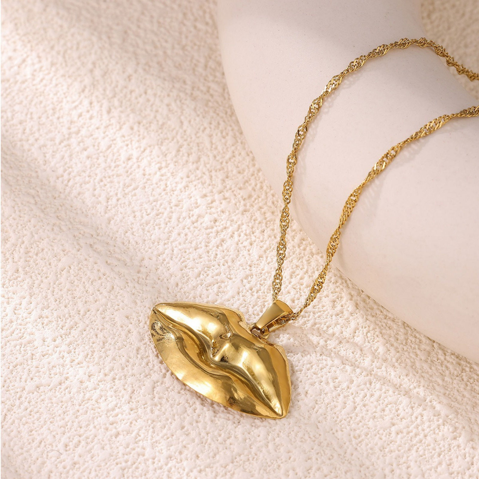 Изображение Multicolor Heart Pendant Charm Necklace, 304 Stainless Steel For Women, Valentine's Day Stylish Gift, Eco-friendly, 1 Piece