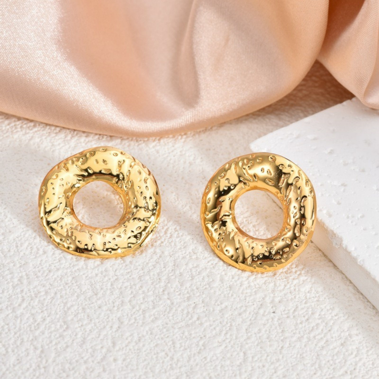 Bild von 1 Pair Eco-friendly Stylish Exquisite 18K Gold Plated 304 Stainless Steel Ear Post Stud Earrings For Women Gift