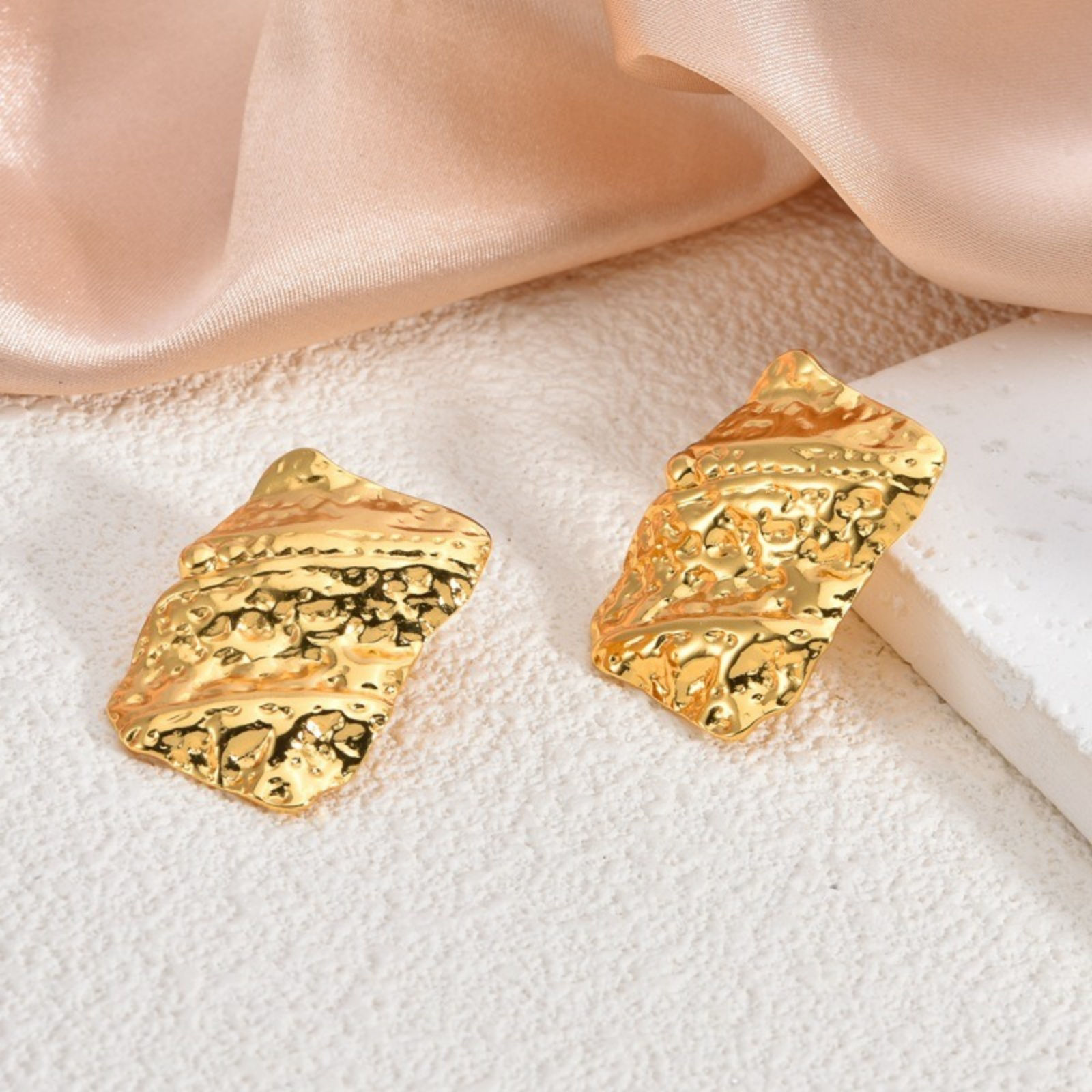 Bild von 1 Pair Eco-friendly Stylish Exquisite 18K Gold Plated 304 Stainless Steel Ear Post Stud Earrings For Women Gift