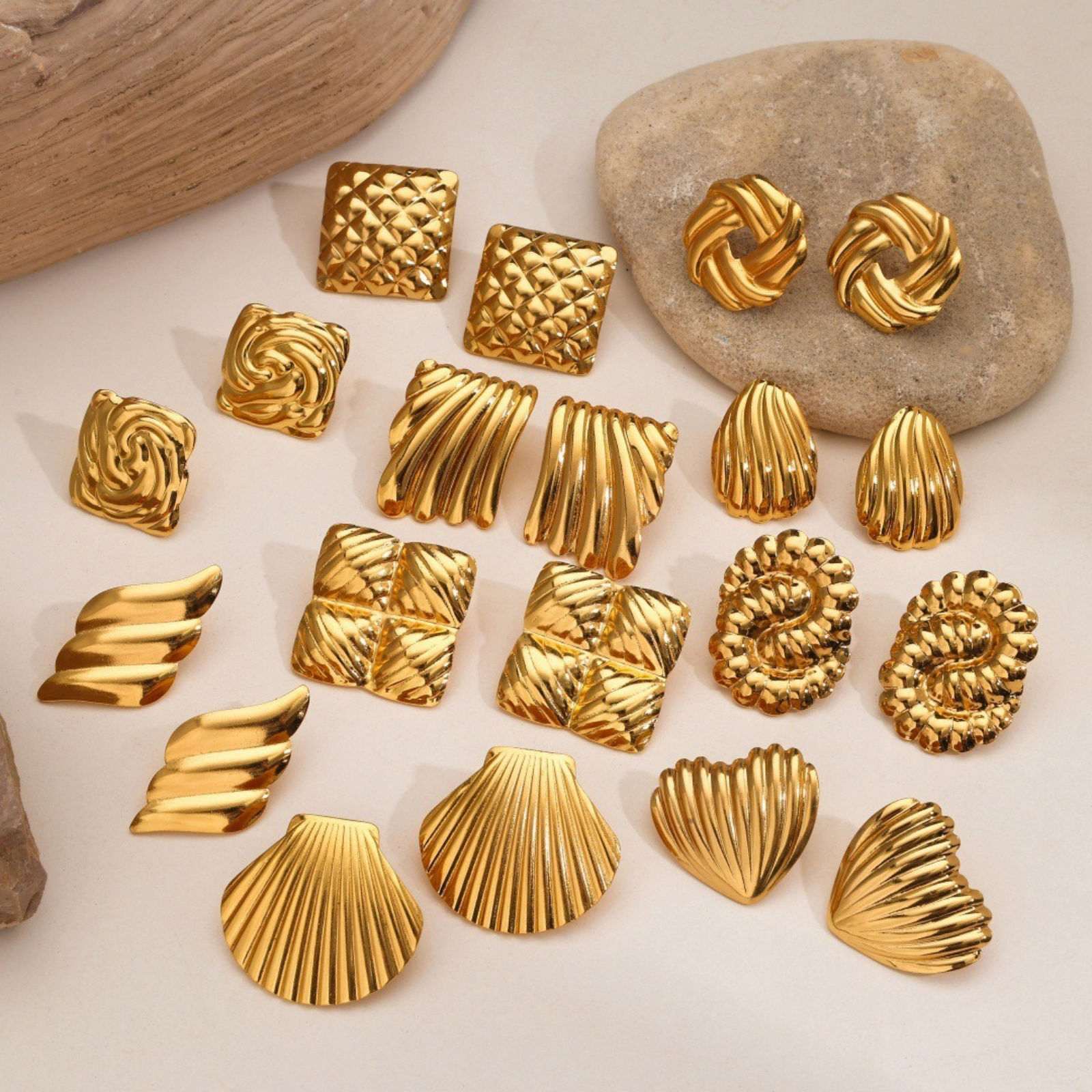 Picture of Wholesale Exquisite Stylish Ear Post Stud Earrings, Geometric 18K Gold Plated 304 Stainless Steel, Women's Eco-friendly Gift Jewelry Supply