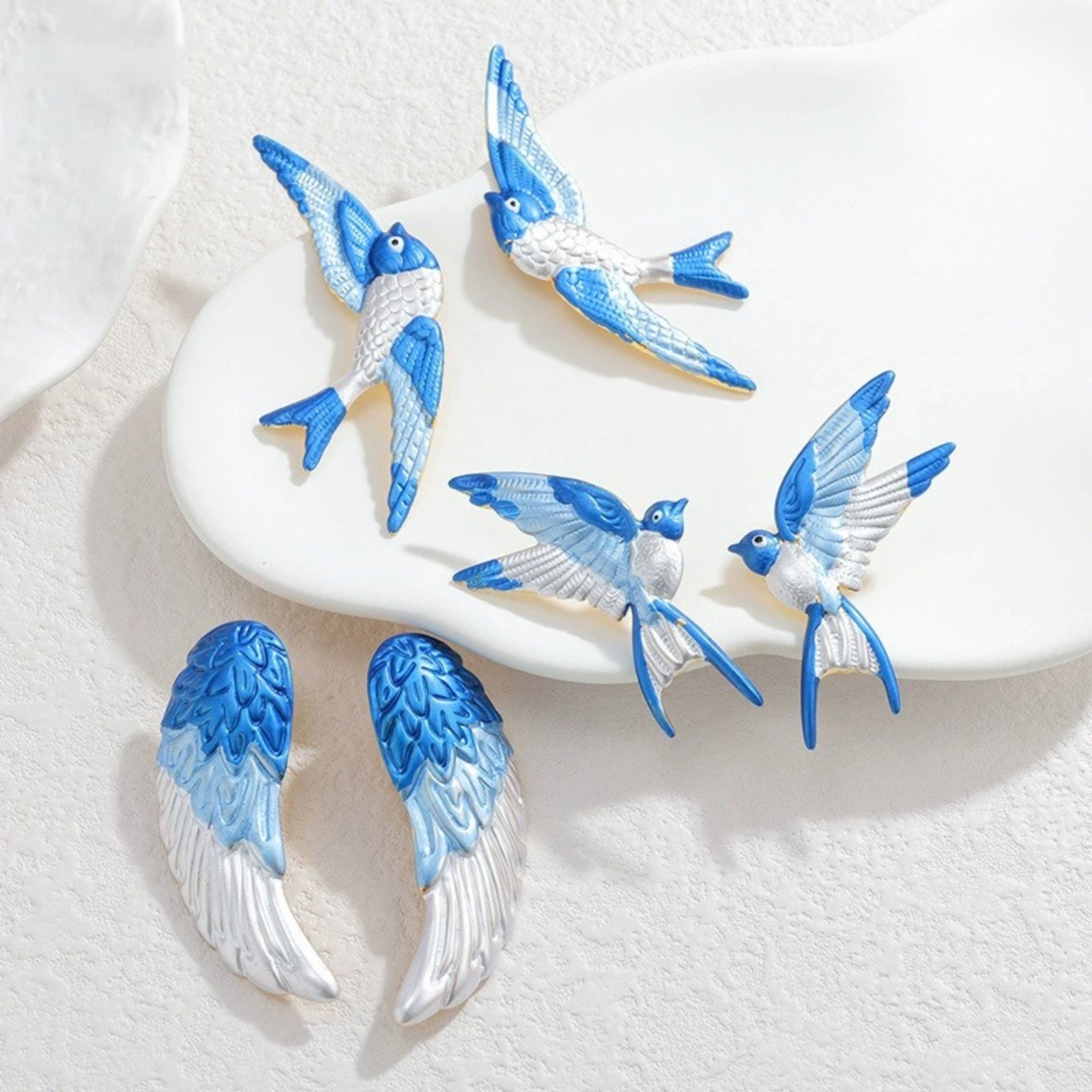 Imagen de Exquisito Elegante Pendientes de Poste de Oreja Al Por Mayor, Blanco & Azul Chapado en Oro de 18K 304 Acero Inoxidable, Mujeres Recubrimiento al Vacío PVD Ecológico Regalo Suministro de Joyería, 1 Par