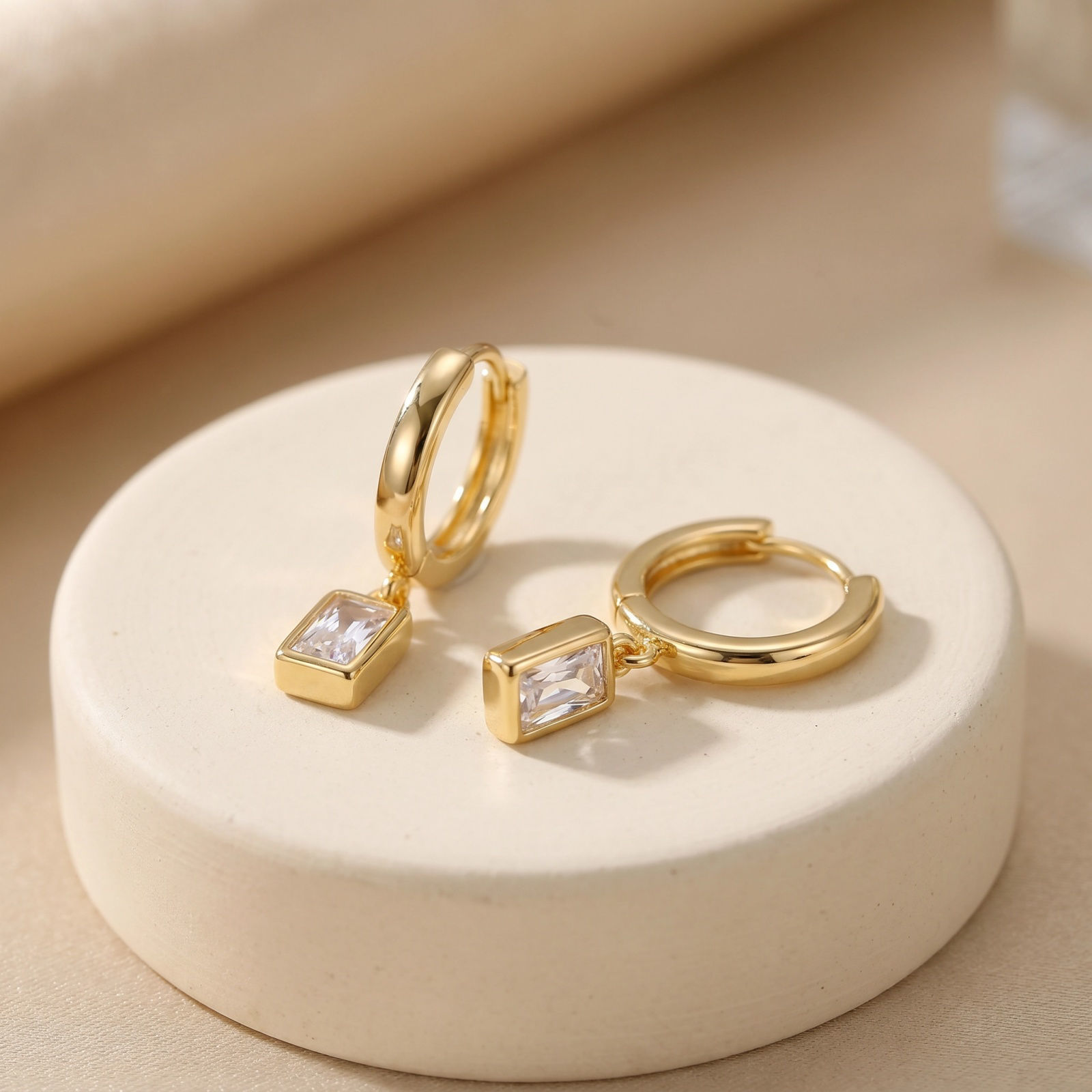 Picture of Wholesale Simple Stylish Huggie Hoop Earrings, Clear Cubic Zirconia 18K Real Gold Plated Brass, Women's Eco-friendly Gift Jewelry Supply, Post/ Wire Size: 0.8mm(20 gauge)