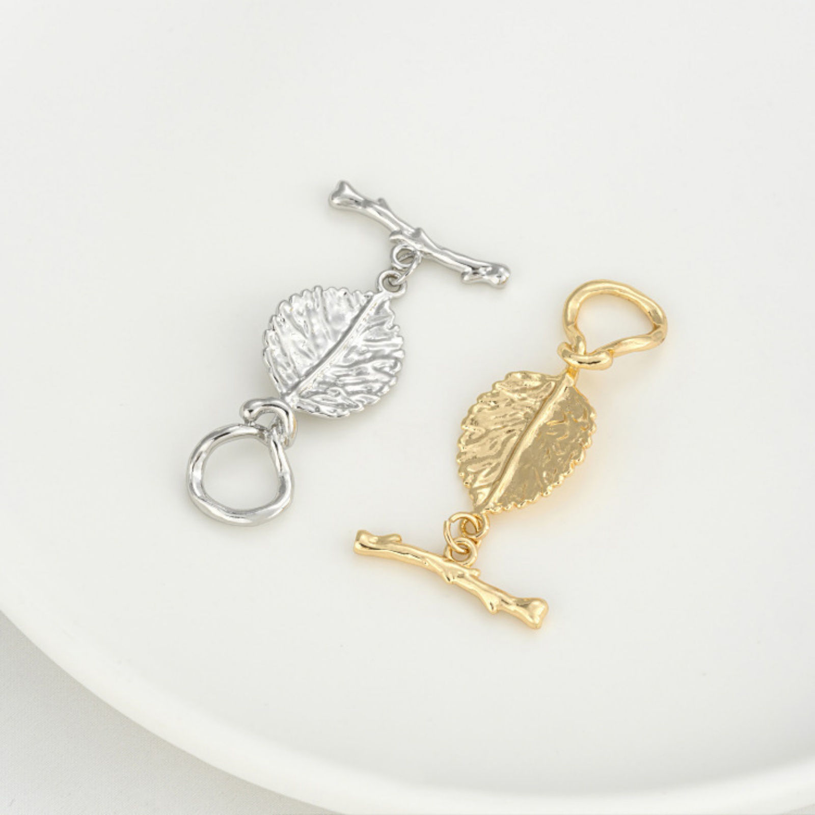Picture of Eco-friendly Brass Toggle Clasps Leaf Real Gold Plated 3.5cm x 1.5cm