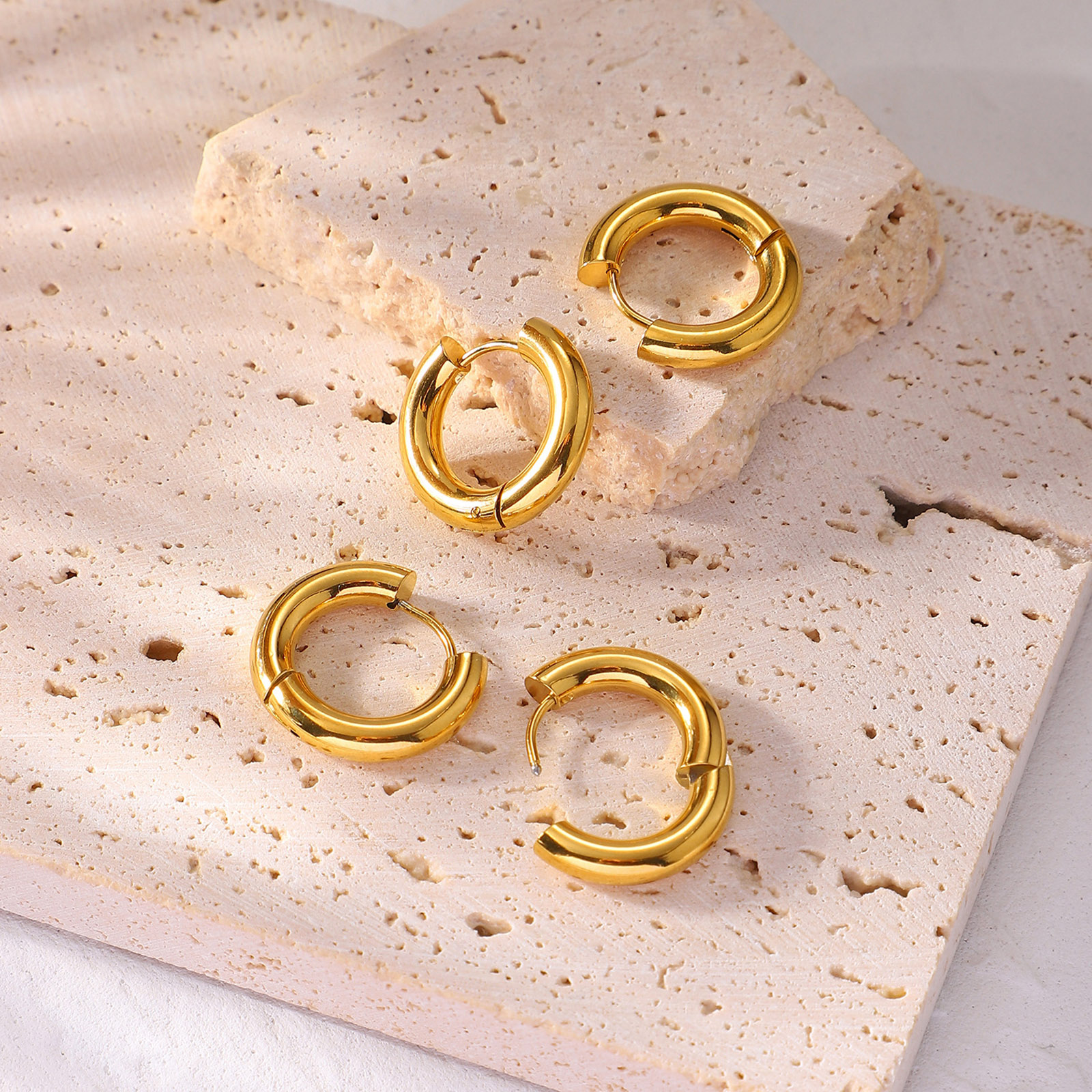Picture of 1 Pair Vacuum Plating Simple & Casual Stylish 18K Gold Plated 304 Stainless Steel Circle Ring Hoop Earrings For Women Party 18.9mm x 12mm