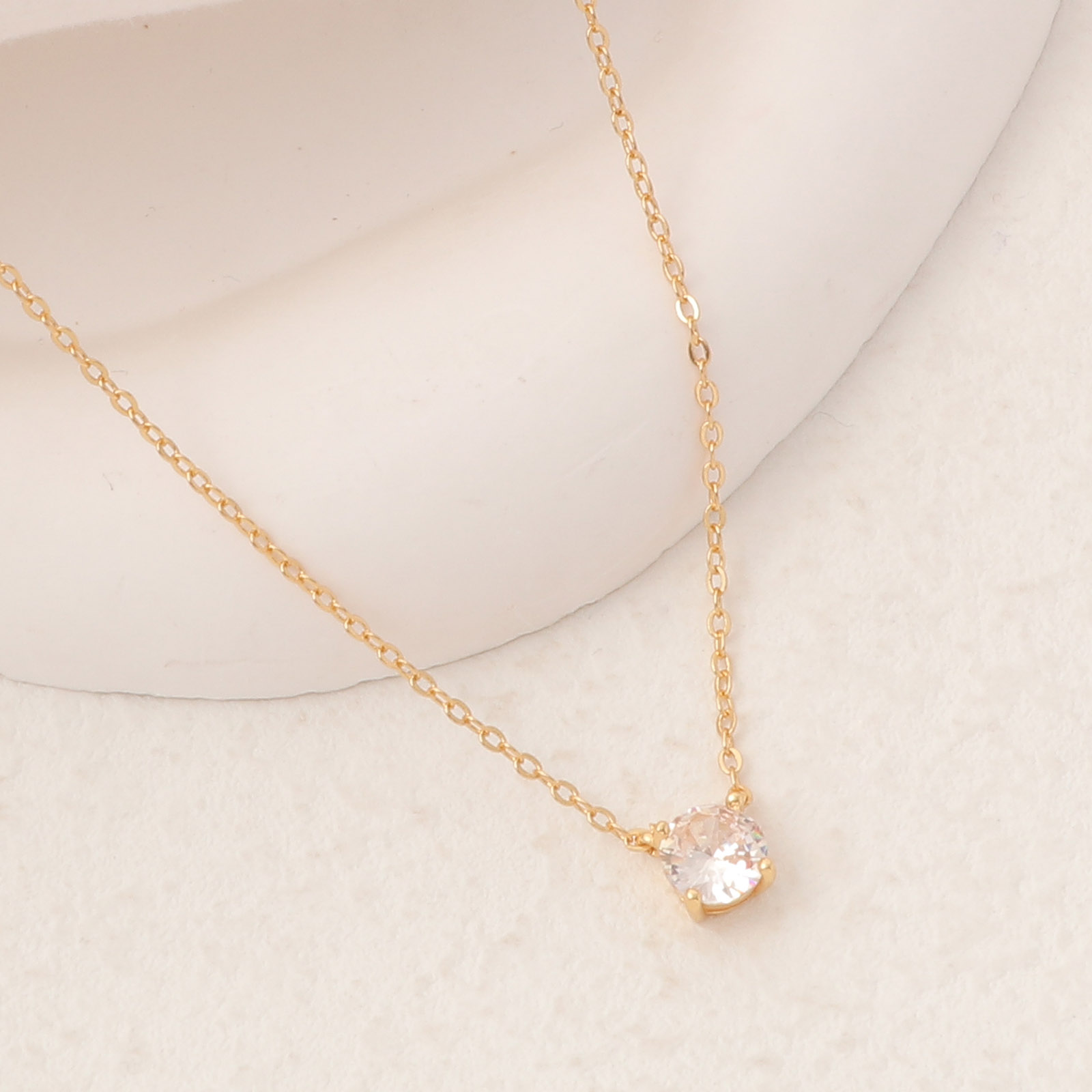 Picture of 1 Piece Eco-friendly Stylish Exquisite 18K Gold Plated Brass Link Cable Chain Round Pendant Necklace For Women 40cm(15 6/8") long