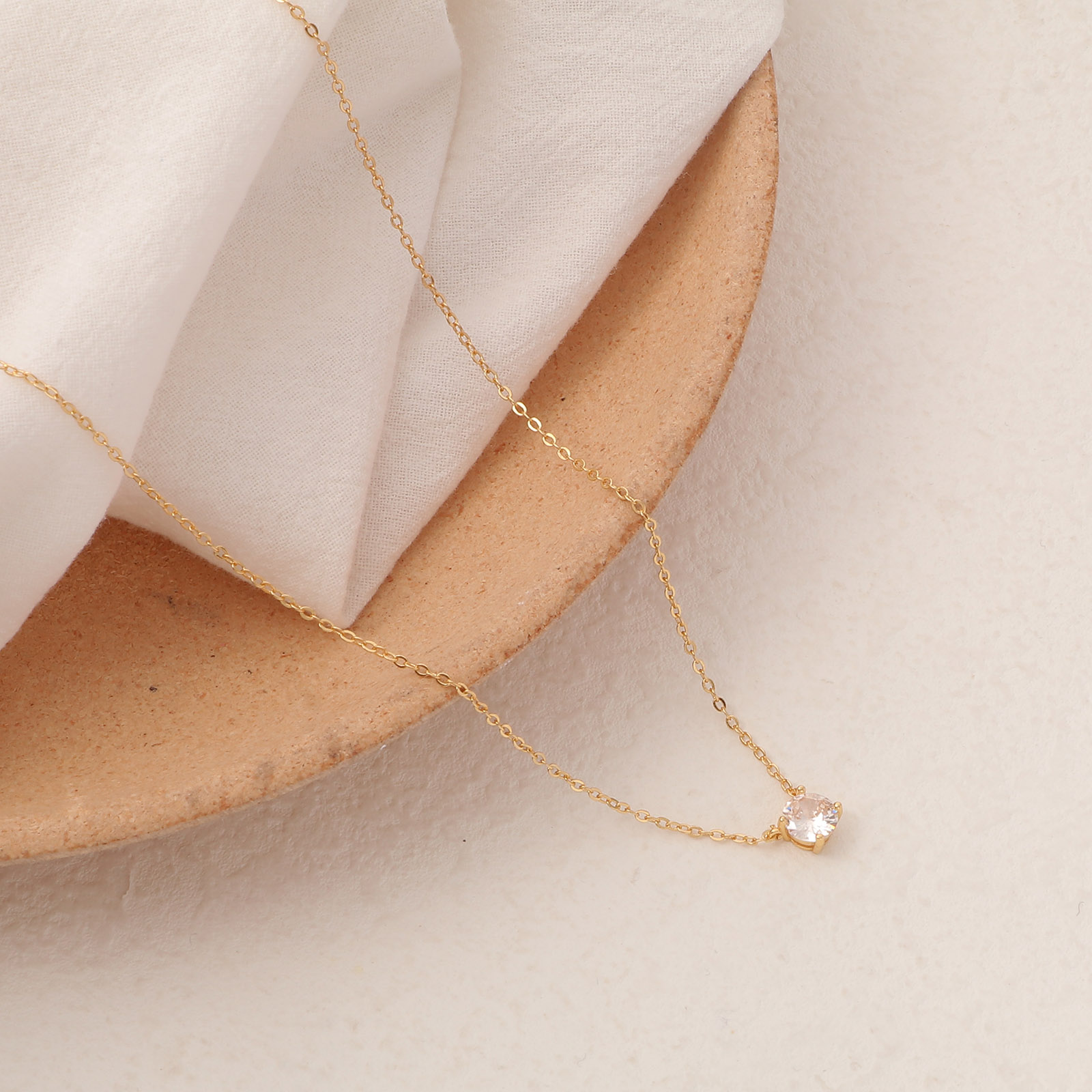 Picture of 1 Piece Eco-friendly Stylish Exquisite 18K Gold Plated Brass Link Cable Chain Round Pendant Necklace For Women 40cm(15 6/8") long