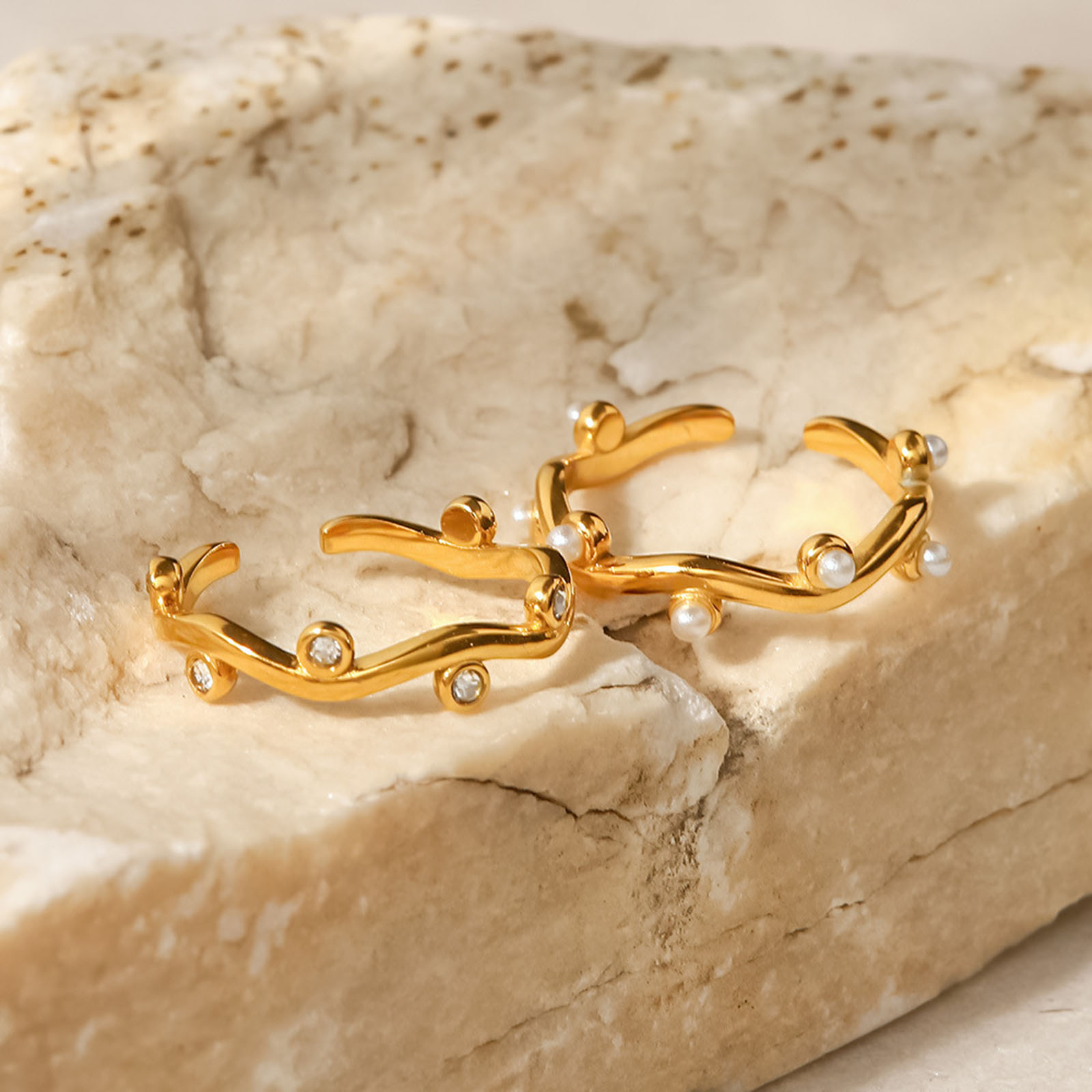 Immagine di 1 Pz Placcatura Sottovuoto Elegante Elegante 18K Vero Oro Placcato 304 Acciaio Inossidabile Aperto Regolabile Irregolare Imitata Perla Anello Per Donne 17mm (taglia di US: 6.5)