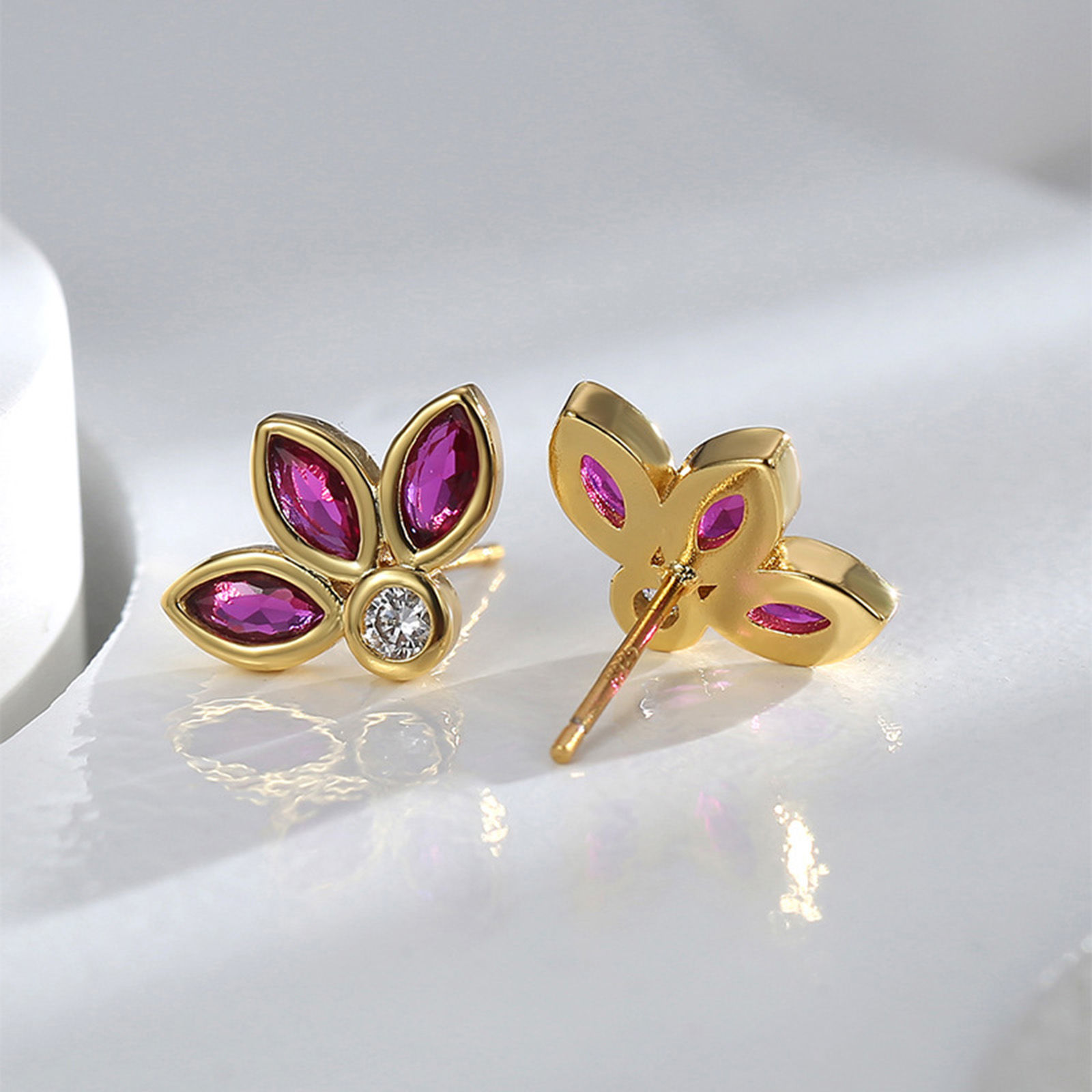 Bild von Hypoallergen Süß Exquisit 18K Echtgold plattiert Messing & Kubisch Zirkonia Klee Ohrring Ohrstecker Für Frauen Party 1,3cm x 1cm, 1 Paar