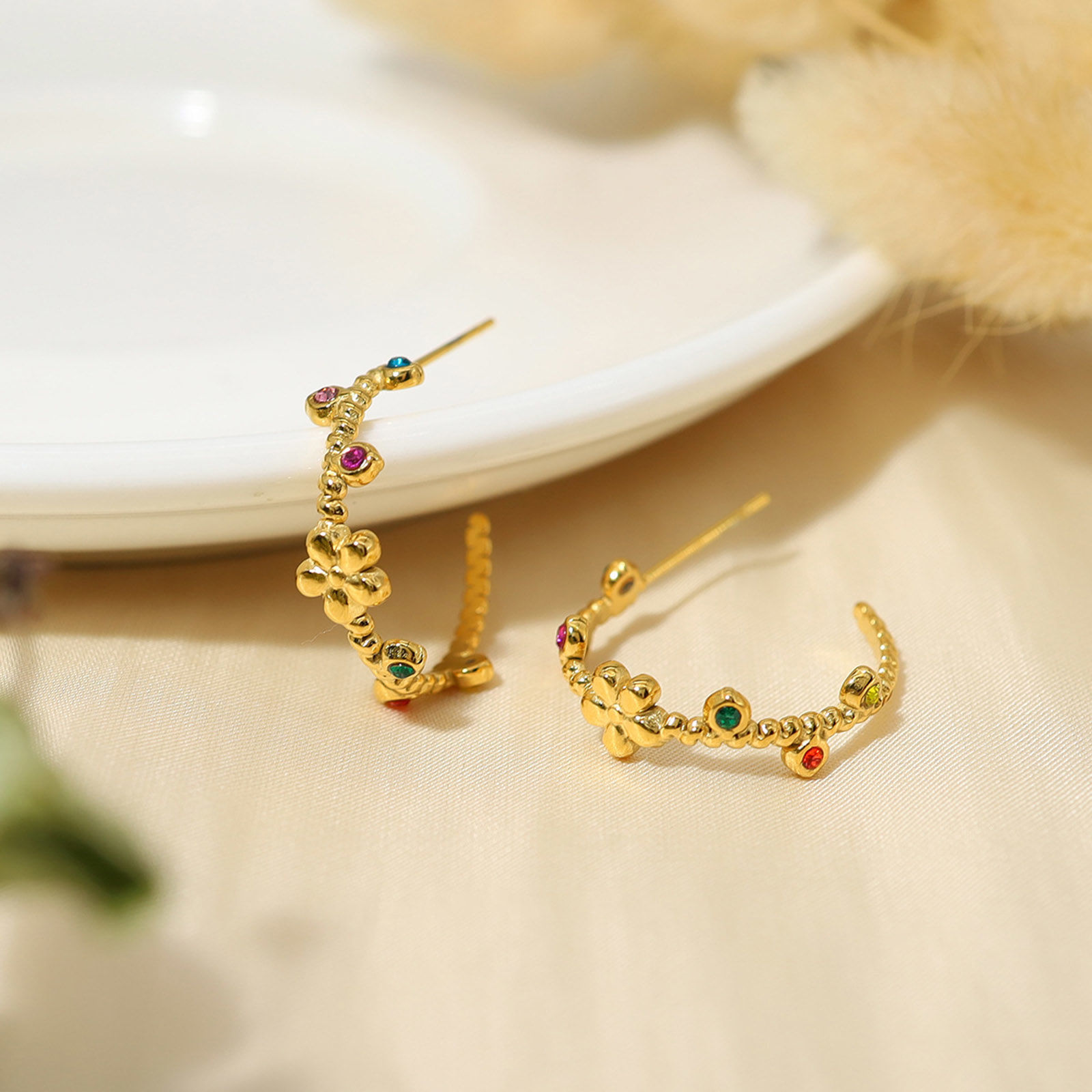 Bild von 1 Paar Umweltfreundliche Vakuumbeschichtung Süß Stilvoll 18K Echtgold plattiert 304 Edelstahl & Strass C-Form Blumen Hoop Ohrringe Für Frauen Party 2cm