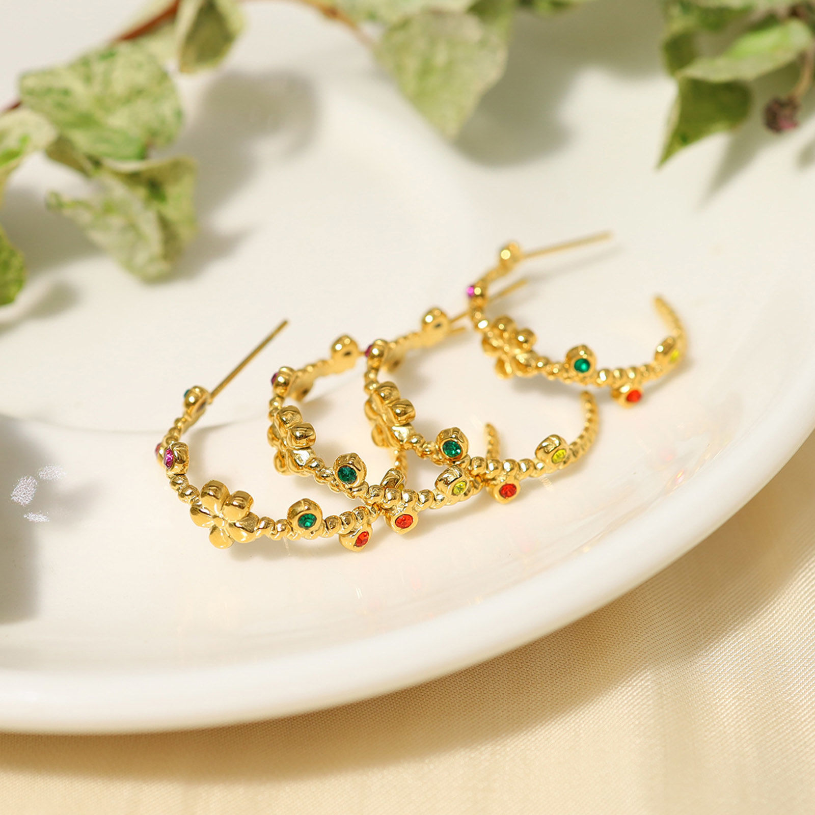 Bild von 1 Paar Umweltfreundliche Vakuumbeschichtung Süß Stilvoll 18K Echtgold plattiert 304 Edelstahl & Strass C-Form Blumen Hoop Ohrringe Für Frauen Party 2cm