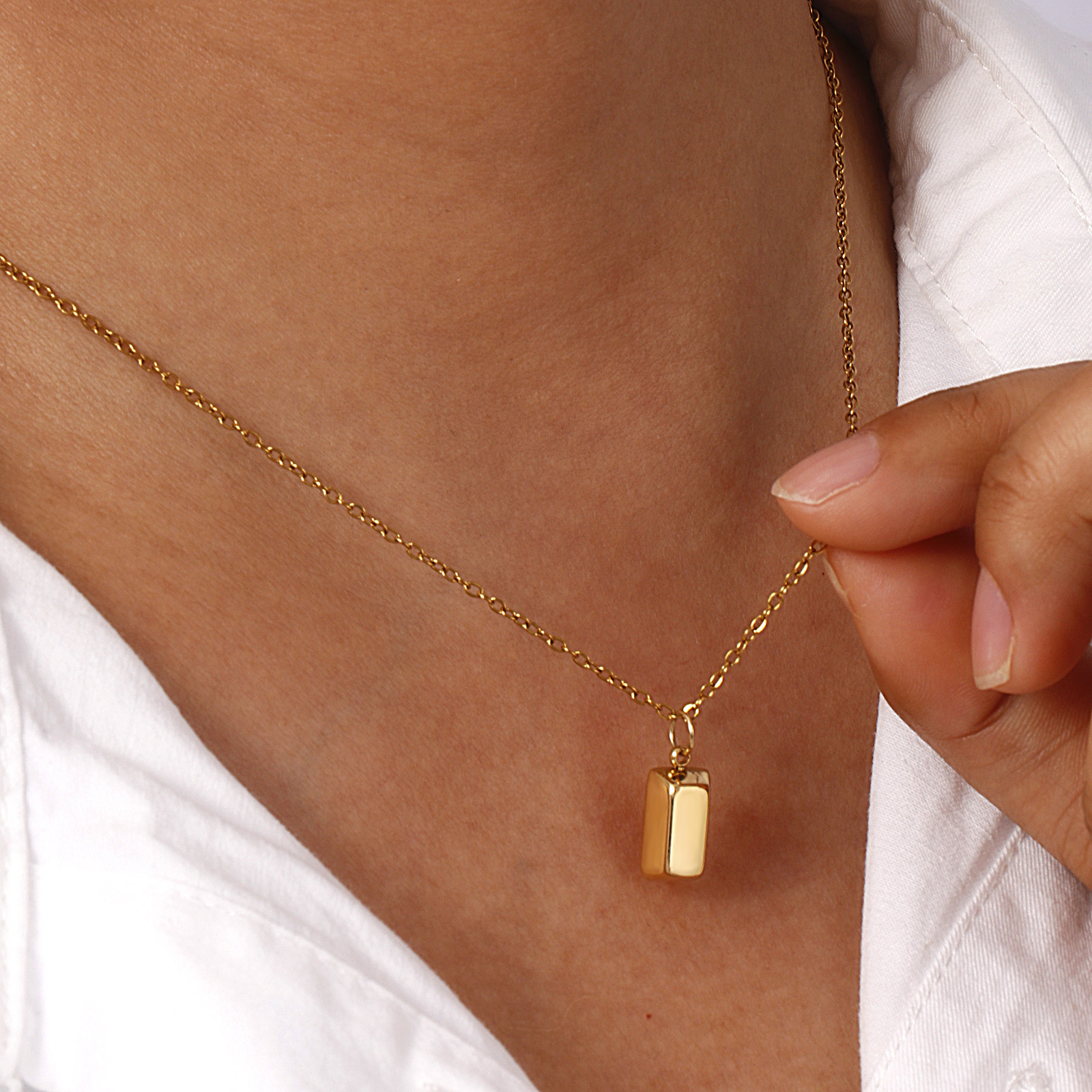 Image de 1 Pièce Collier à Pendentif Chaîne Maille Forçat Simple en 304 Acier Inoxydable Revêtement sous Vide PVD Respectueux de l'Environnement À la Mode Plaqué Or Véritable 18K Rectangle Carré Pour Femmes Cadeau 45cm + 5cm long