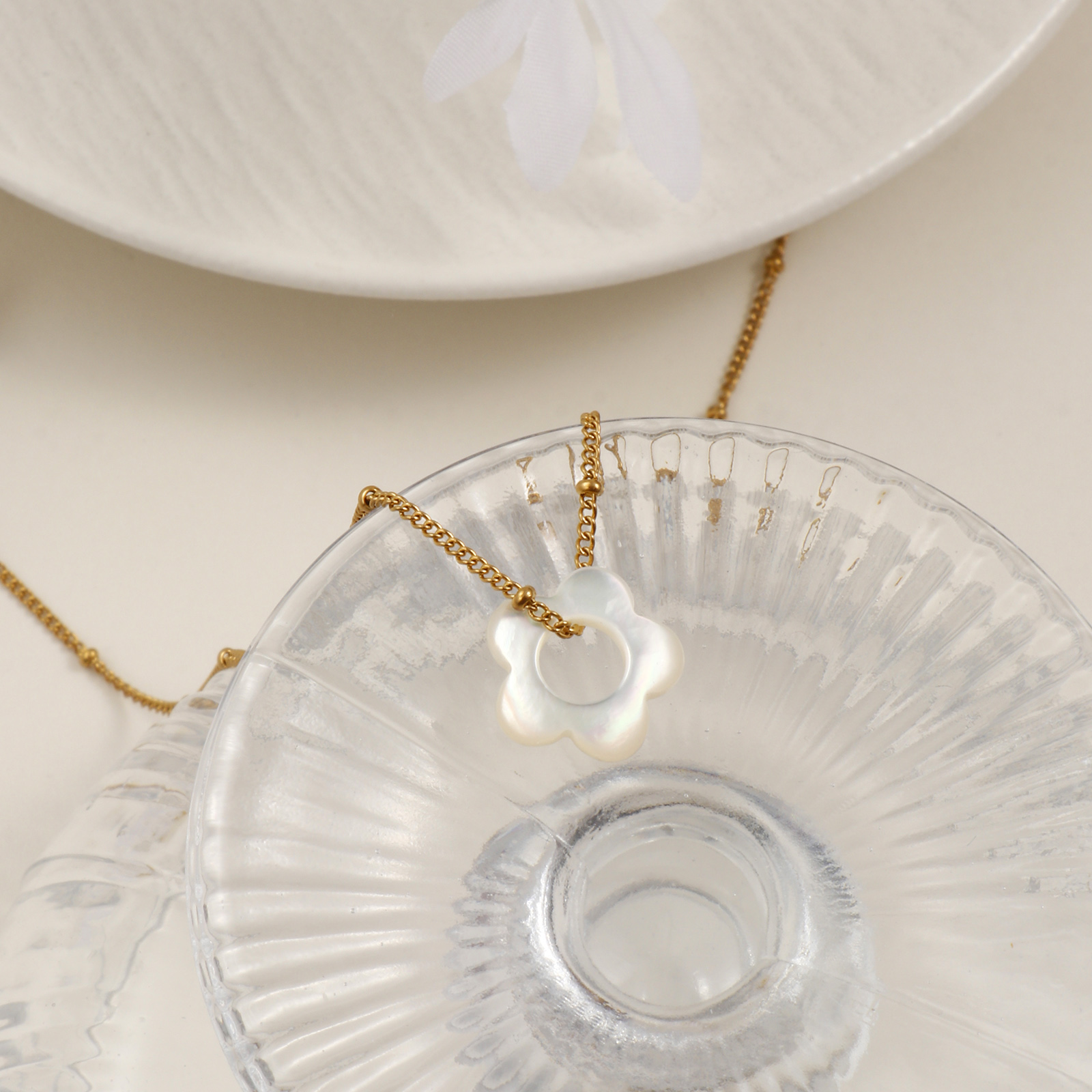 Bild von 18K Echtgold plattiert Panzerkette Kette Blumen Anhänger Halskette, 304 Edelstahl & Natürliche Muschel 45cm + 5cm, Für Frauen, Minimalistisch Elegant Geschenk, Umweltfreundliche PVD-Vakuumbeschichtung, 1 Strang