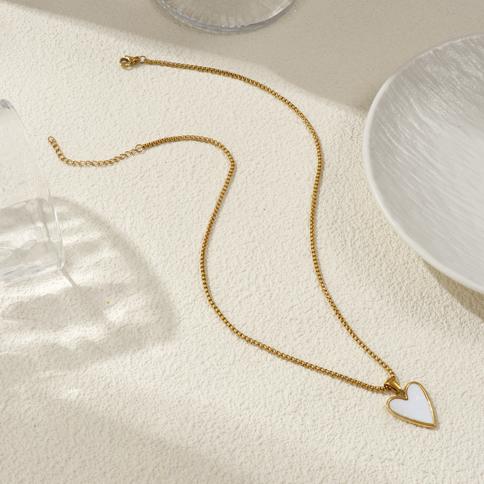 Bild von 18K Echtgold plattiert Venezianerkette Herz Anhänger Halskette, 304 Edelstahl & Natürliche Muschel 45cm + 5cm, Für Frauen, Weiß Stilvoll Valentinstag Geschenk, Umweltfreundliche PVD-Vakuumbeschichtung, 1 Strang