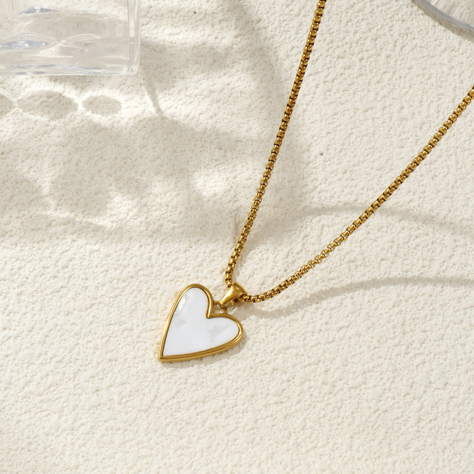 Bild von 18K Echtgold plattiert Venezianerkette Herz Anhänger Halskette, 304 Edelstahl & Natürliche Muschel 45cm + 5cm, Für Frauen, Weiß Stilvoll Valentinstag Geschenk, Umweltfreundliche PVD-Vakuumbeschichtung, 1 Strang