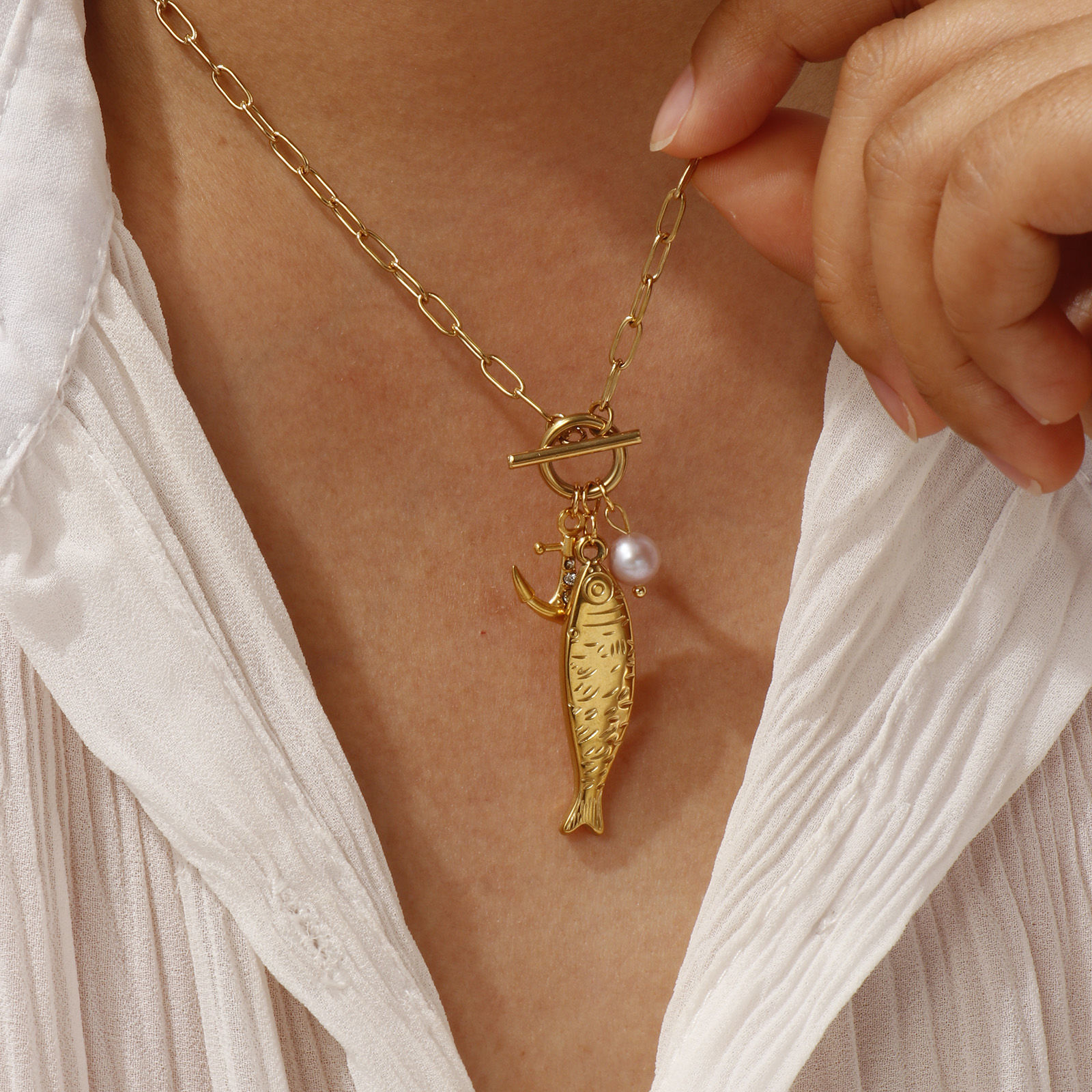 Picture of 18K Real Gold Plated Paperclip Link Chain Fish Animal Pendant Charm Necklace, 304 Stainless Steel & Natural Pearl 45cm(17.7"), For Women, Clear Rhinestone Mauve Stylish Ocean Jewelry Eco-friendly PVD Vacuum Plating, 1 Piece