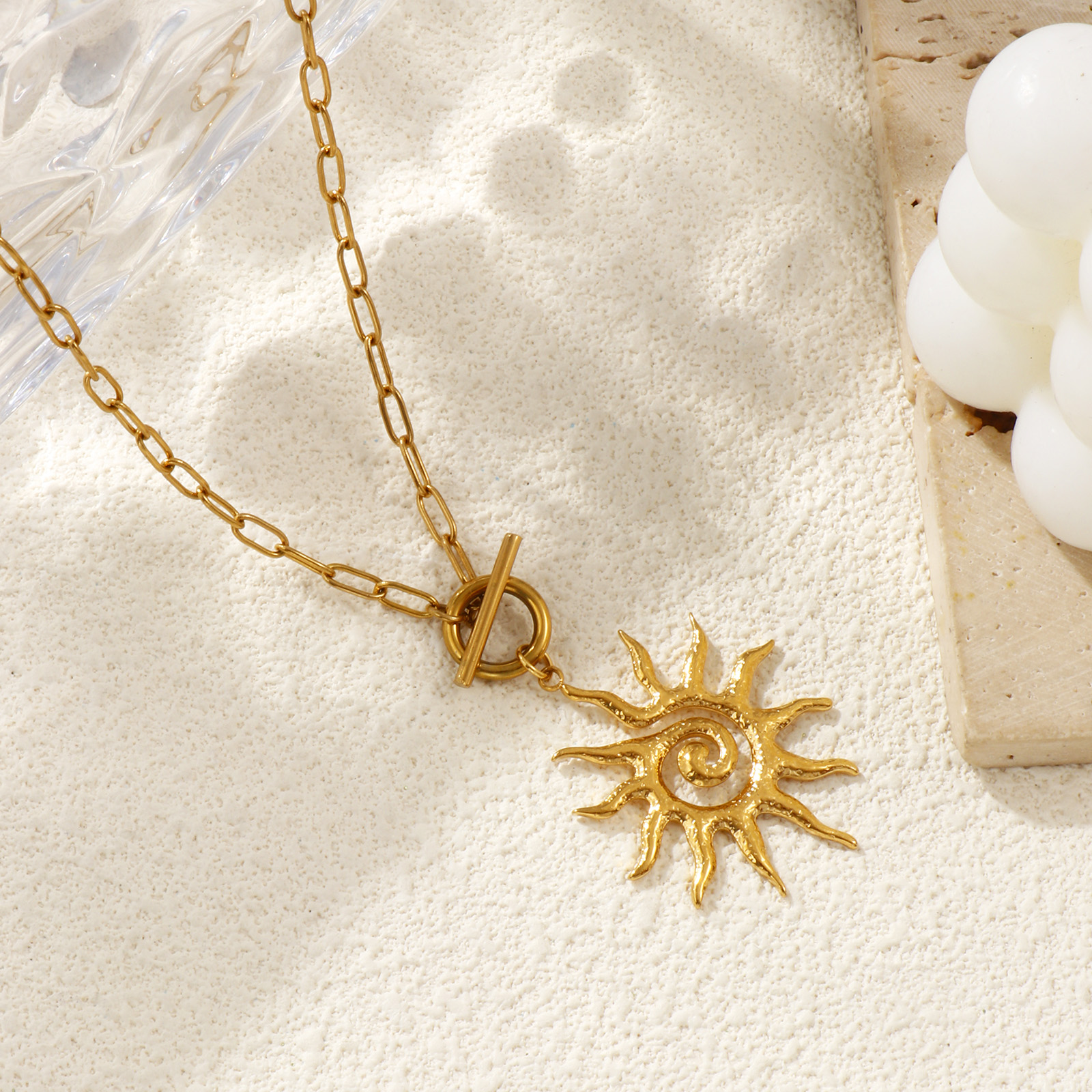 Изображение 18K настоящее золото с покрытием Цепочка зажимов Солнце Ожерелье с подвеской, 304 Нержавеющая Сталь 45см, Для женщин, Спираль галактика Ретро подарок, Экологичное вакуумное PVD-покрытие, 1 ШТ