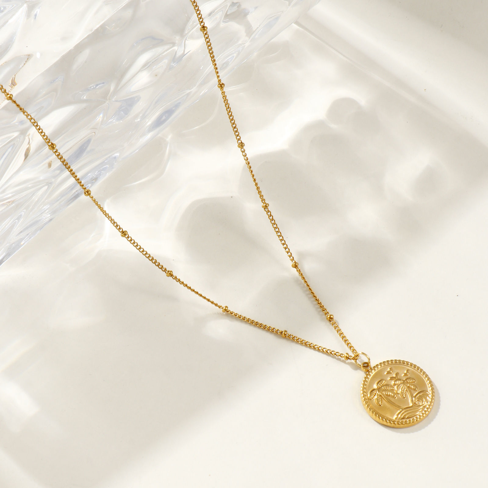 Bild von 18K Echtgold plattiert Panzerkette Kette Rund Scheibe Anhänger Halskette, 304 Edelstahl 45cm + 5cm, Für Frauen, Kokospalme Ozean Schmuck Stilvoll Geschenk, Umweltfreundliche PVD-Vakuumbeschichtung wasserdicht anlaufgeschützt hypoallergen , 1 Strang