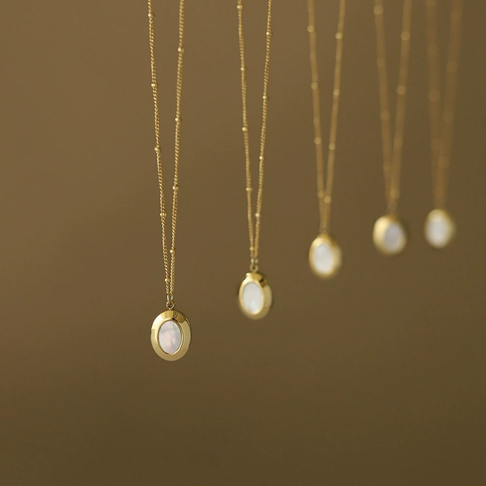 Изображение 18K Gold Plated Oval Pendant Charm Necklace, 304 Stainless Steel & Natural Shell 40cm(15.7") + 5cm(2"), For Women, White Stylish Dainty Gift, Eco-friendly, 1 Piece