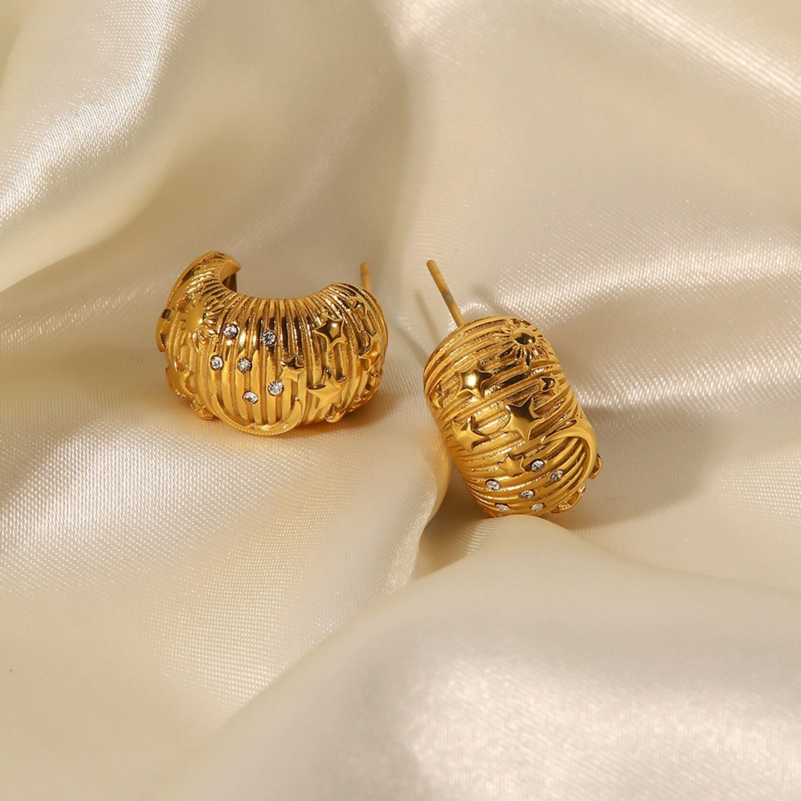 Image de 1 Pair Vacuum Plating Stylish Galaxy 18K Gold Plated 304 Stainless Steel & Cubic Zirconia Half Moon Ear Post Stud Earrings For Women Gift 2cm x 1.1cm