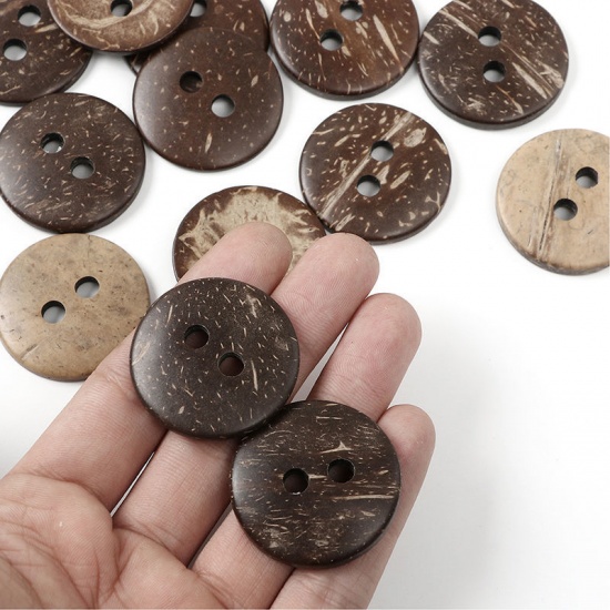ココナッツの殻 縫製 ボタン 2つ穴 円形 ブラウン 3.8cm 直径、 20 個 の画像