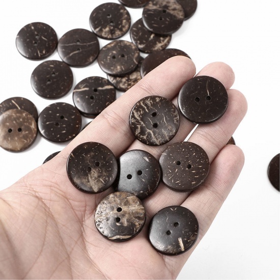 ココナッツの殻 縫製 ボタン 2つ穴 円形 ブラウン 23mm 直径、 100 個 の画像
