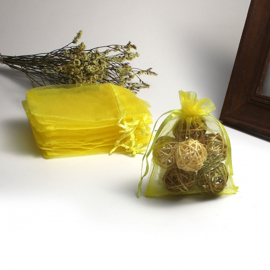 結婚祝い ギフト オーガンジー袋 巾着袋 アクセサリーバック ラッピング  描画可能 長方形 黄色 （使用可能なスペース: 9.5x9cm ) 12cm x 9cm、 50 個 の画像