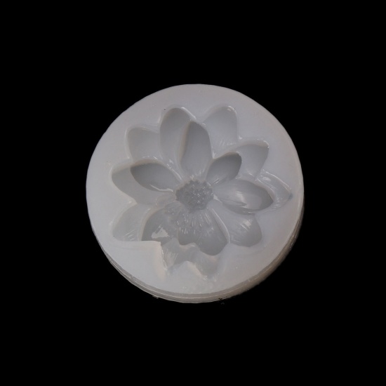 Picture of Silicone Resin Mold For Jewelry Making Round White Flower 4.3cm(1 6/8") Dia., 2 PCs