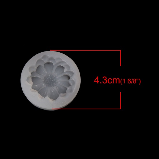 Picture of Silicone Resin Mold For Jewelry Making Round White Flower 4.3cm(1 6/8") Dia., 2 PCs
