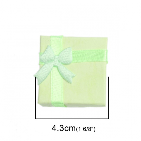 Изображение Бумага Коробочки для Украшений Квадратные Зеленый с узором " Бант " 4.3см x 4.3см , 6 ШТ