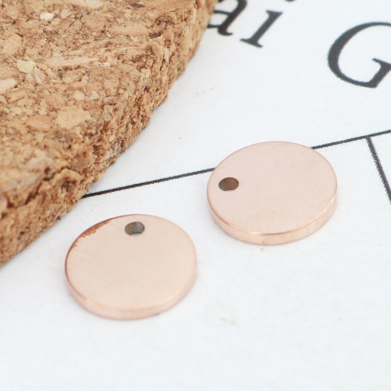 Immagine di Acciaio Inossidabile Etichette di Stampaggio Vuote Charms Tondo Oro Rosa Lucidatura Unilaterale 8mm Dia, 5 Pz