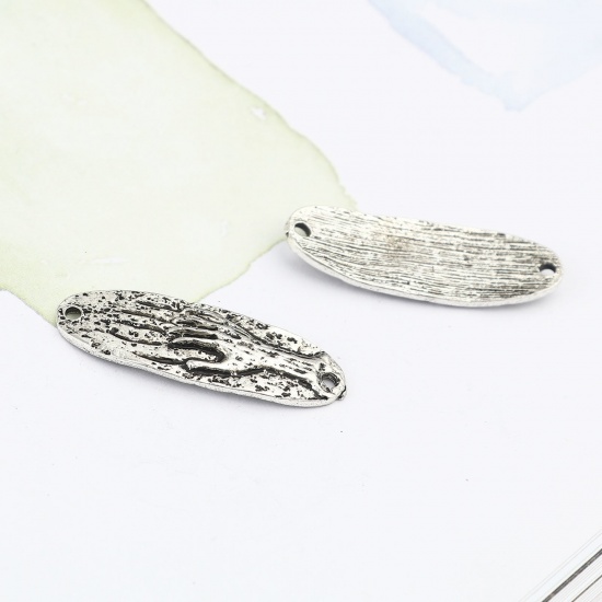 Immagine di Lega di Zinco Connettore Accessori Ovale Argento Antico Mani Disegno 34mm x 12mm, 10 Pz