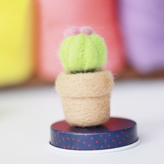 Immagine di Lana Accessori artigianali in feltro di lana per infeltrimento ad ago Cactus Verde & Marrone 45mm x 25mm, 1 Serie
