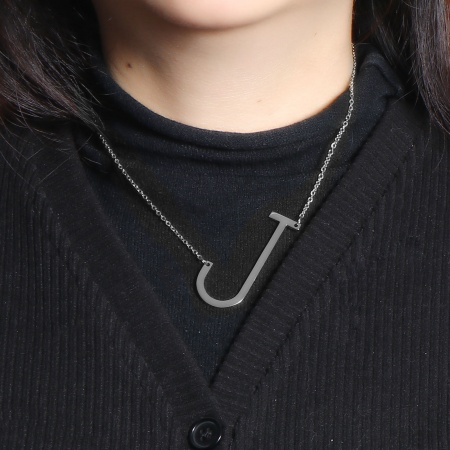 Immagine di Lettera Maiuscola Messaggio " J " Collana con Ciondolo All'Ingrosso, Tono Argento 304 Acciaio Inossidabile Catena a Cavo, Donne Ecologico Elegante Squisito Regalo Gioielli Per Rivenditore, 42cm-41cm Lunghezza, 1 Pz