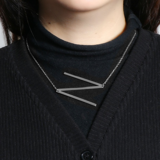 Immagine di Lettera Maiuscola Messaggio " N " Collana con Ciondolo All'Ingrosso, Tono Argento 304 Acciaio Inossidabile Catena a Cavo, Donne Ecologico Elegante Squisito Regalo Gioielli Per Rivenditore, 42cm-41cm Lunghezza, 1 Pz