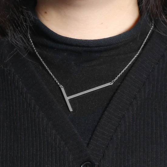 Immagine di Lettera Maiuscola Messaggio " T " Collana con Ciondolo All'Ingrosso, Tono Argento 304 Acciaio Inossidabile Catena a Cavo, Donne Ecologico Elegante Squisito Regalo Gioielli Per Rivenditore, 42cm-41cm Lunghezza, 1 Pz