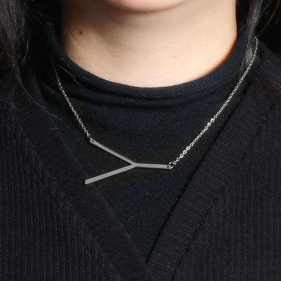 Immagine di Lettera Maiuscola Messaggio " Y " Collana con Ciondolo All'Ingrosso, Tono Argento 304 Acciaio Inossidabile Catena a Cavo, Donne Ecologico Elegante Squisito Regalo Gioielli Per Rivenditore, 42cm-41cm Lunghezza, 1 Pz
