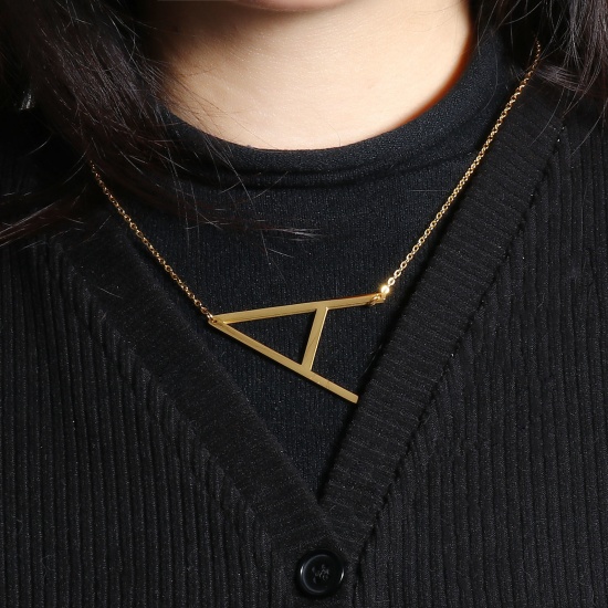 Immagine di Lettera Maiuscola Messaggio " A " Collana con Ciondolo All'Ingrosso, Placcato Oro 24K 304 Acciaio Inossidabile Catena a Cavo, Donne Ecologico Elegante Squisito Regalo Gioielli Per Rivenditore, 42cm-41cm Lunghezza, 1 Pz