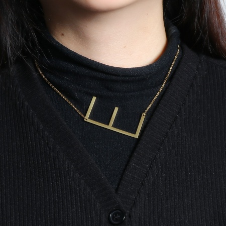 Immagine di Lettera Maiuscola Messaggio " E " Collana con Ciondolo All'Ingrosso, Placcato Oro 24K 304 Acciaio Inossidabile Catena a Cavo, Donne Ecologico Elegante Squisito Regalo Gioielli Per Rivenditore, 42cm-41cm Lunghezza, 1 Pz