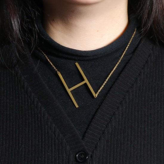 Immagine di Lettera Maiuscola Messaggio " H " Collana con Ciondolo All'Ingrosso, Placcato Oro 24K 304 Acciaio Inossidabile Catena a Cavo, Donne Ecologico Elegante Squisito Regalo Gioielli Per Rivenditore, 42cm-41cm Lunghezza, 1 Pz