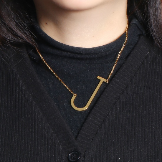 Immagine di Lettera Maiuscola Messaggio " J " Collana con Ciondolo All'Ingrosso, Placcato Oro 24K 304 Acciaio Inossidabile Catena a Cavo, Donne Ecologico Elegante Squisito Regalo Gioielli Per Rivenditore, 42cm-41cm Lunghezza, 1 Pz