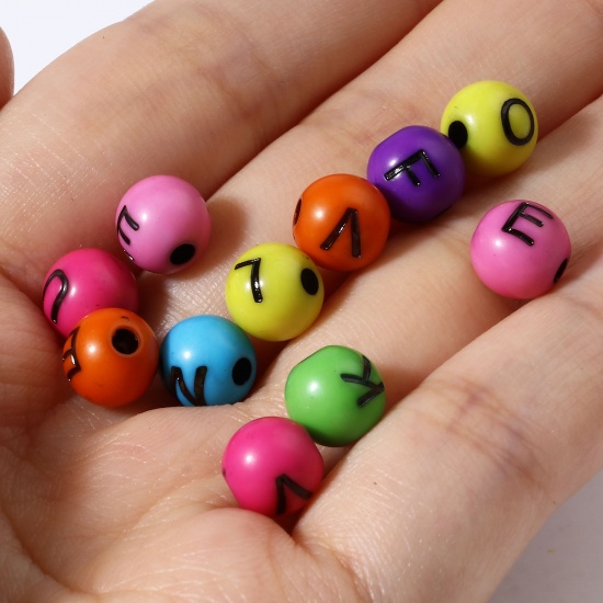 Picture of Acrylic Beads Round At Random Color Initial Alphabet/ Capital Letter Pattern About 7mm Dia., Hole: Approx 2.1mm, 500 PCs