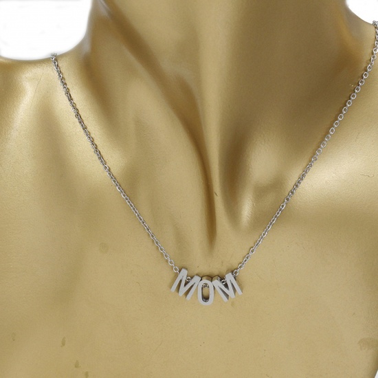 Picture of Stainless Steel Mother's Day Link Cable Chain Necklace Silver Tone Message " Mom " 45cm(17 6/8") long, 1 Piece