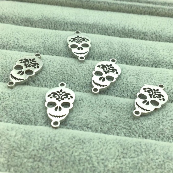 ステンレス鋼 ハロウィン コネクター スカル シルバートーン フィリグリー 透かし 16mm x 12mm、 1 個 の画像