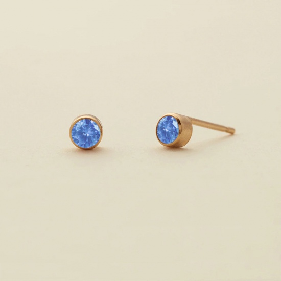 Image de 1 Paire Boucles d'Oreilles Puces en 316 Acier Inoxydable Revêtement sous Vide PVD Respectueux de l'Environnement Pierres de Naissance Plaqué Or 14K Rond mars à Strass Bleu Clair 4mm Dia., Epaisseur de Fil: (21 gauge)