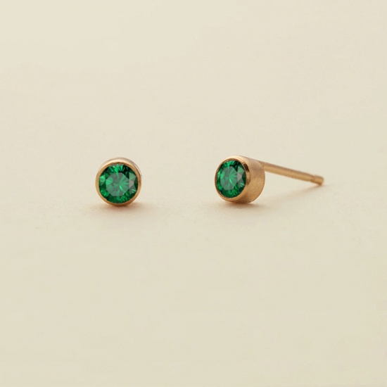 Image de 1 Paire Boucles d'Oreilles Puces en 316 Acier Inoxydable Revêtement sous Vide PVD Respectueux de l'Environnement Pierres de Naissance Plaqué Or 14K Rond mai à Strass Vert 4mm Dia., Epaisseur de Fil: (21 gauge)