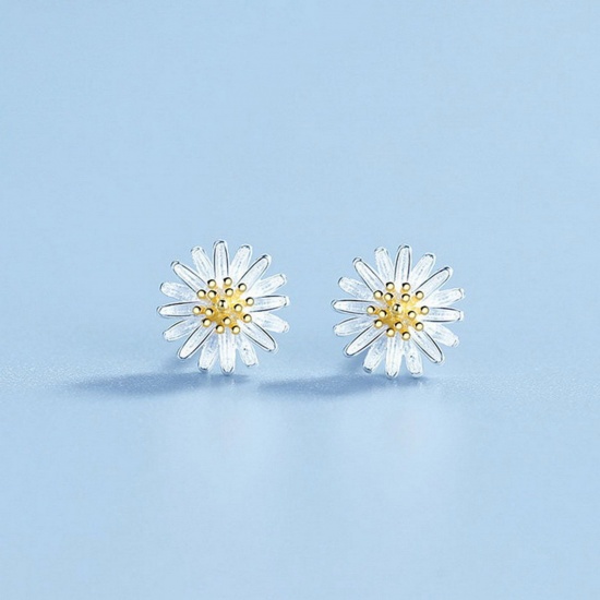 Picture of Brass Cute Ear Post Stud Earrings Platinum Plated Daisy Flower 1cm x 1cm, 1 Pair                                                                                                                                                                              