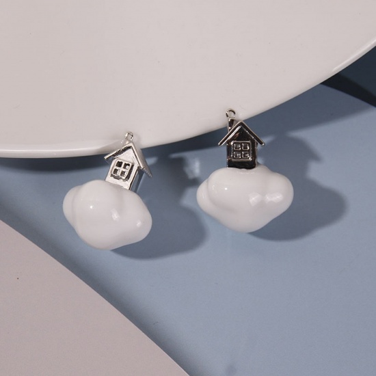 Immagine di Resina Tempo Collezione Charms Nuvole 3D Tono Argento Bianco Casa 2.6cm x 2cm, 2 Pz