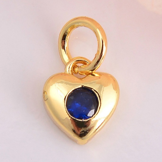 Image de Breloques La Saint Valentin en Laiton Doré Cœur à Zircone Cubique Bleu Foncé 11mm x 7mm, 2 Pcs