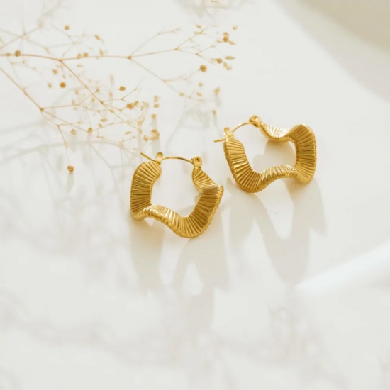 Immagine di 1 Paio Ecologico Elegante Squisito 18K Vero Oro Placcato 304 Acciaio Inossidabile Onda Orecchino Per Donne Regalo 24mm Dia.